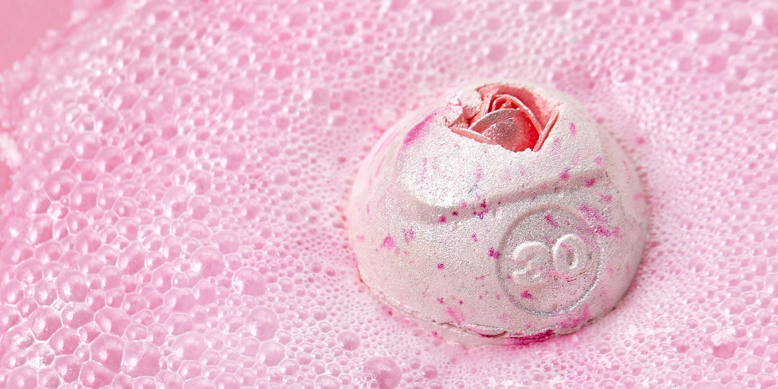 How to use bath bombs, bubble bars, melts and bath oils