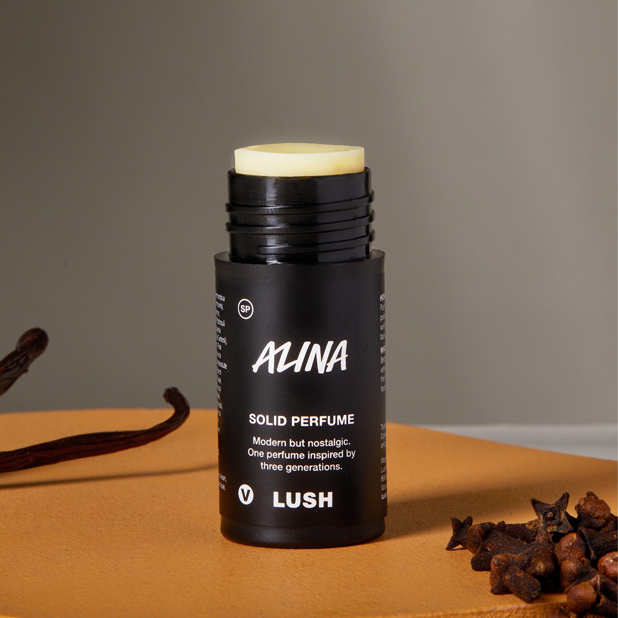 Alina – LUSH Hellas